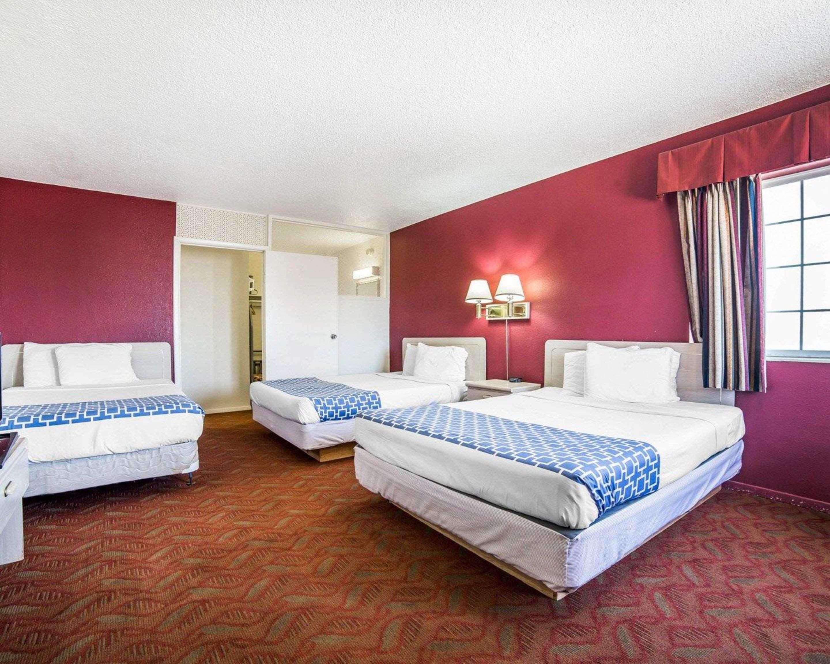 Econo Lodge Fallon Naval Air Station Area Exteriör bild
