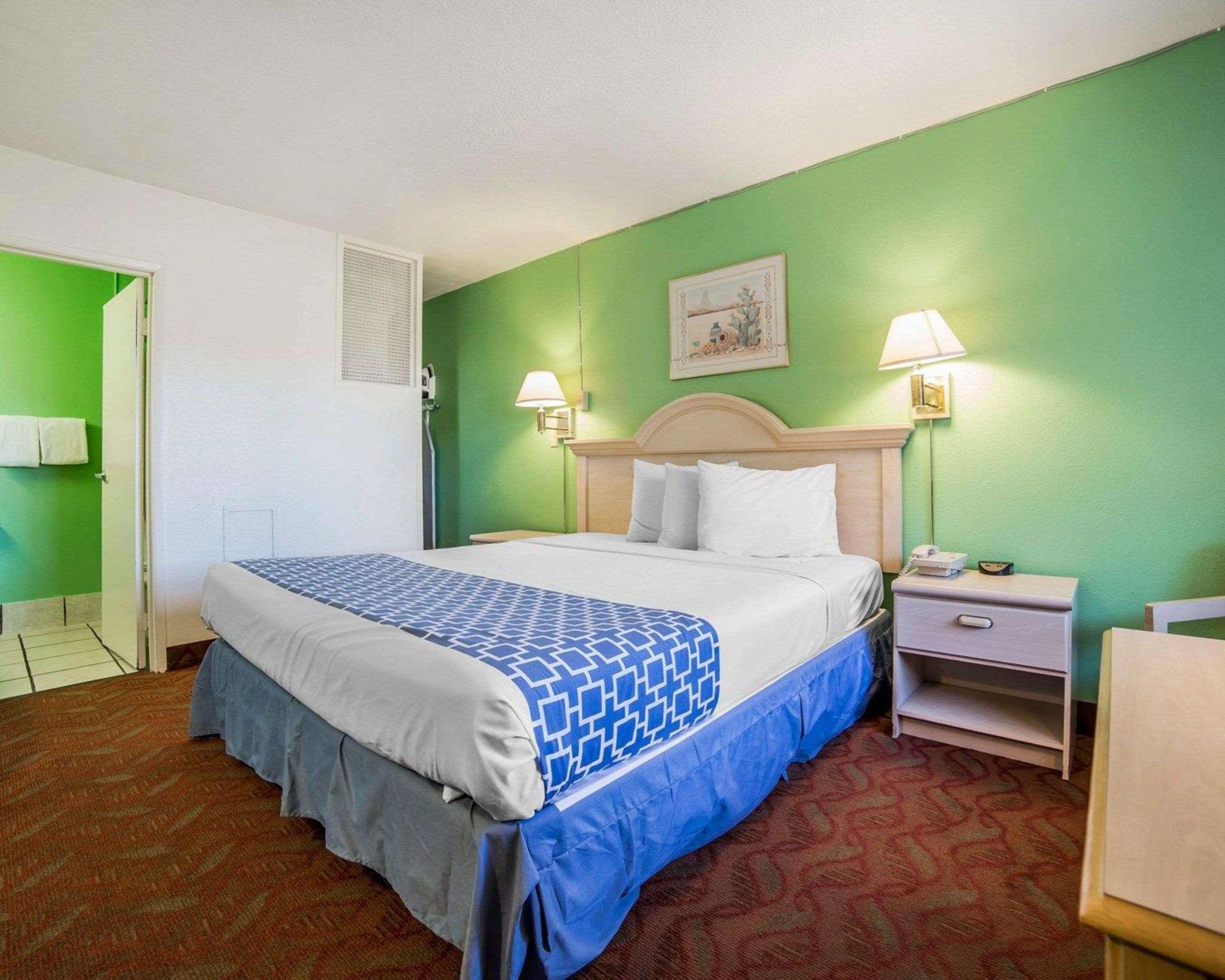 Econo Lodge Fallon Naval Air Station Area Exteriör bild