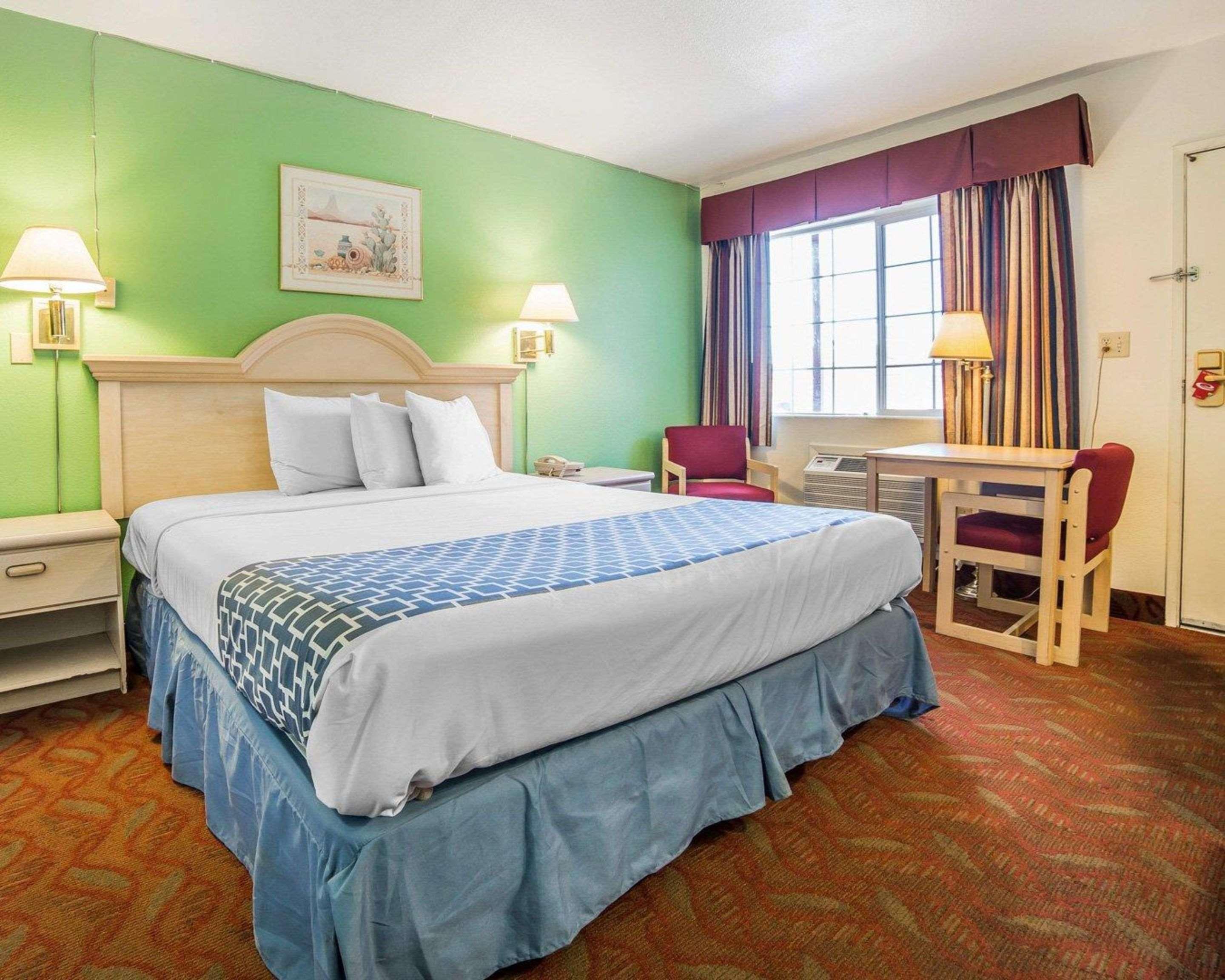 Econo Lodge Fallon Naval Air Station Area Exteriör bild