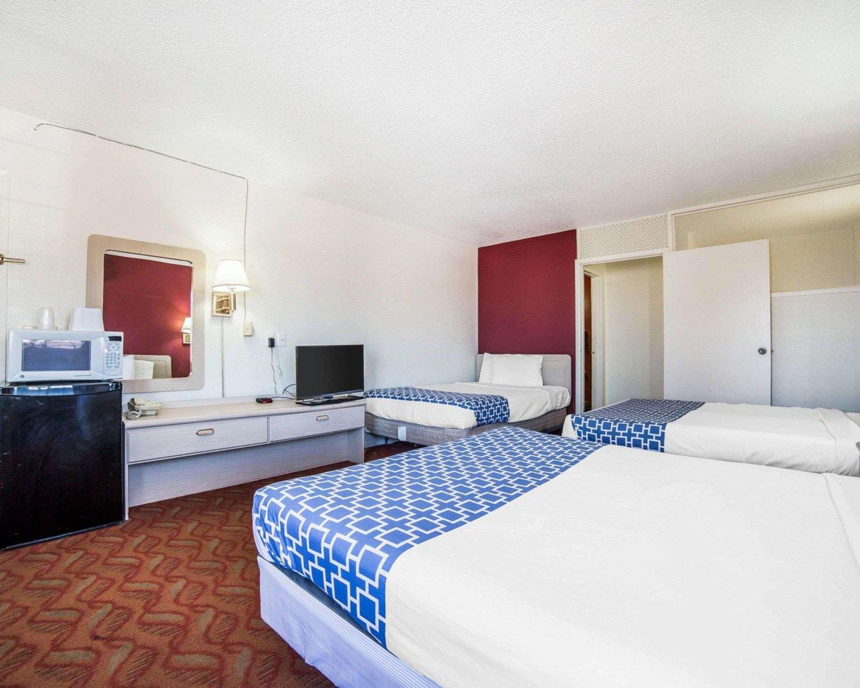 Econo Lodge Fallon Naval Air Station Area Exteriör bild
