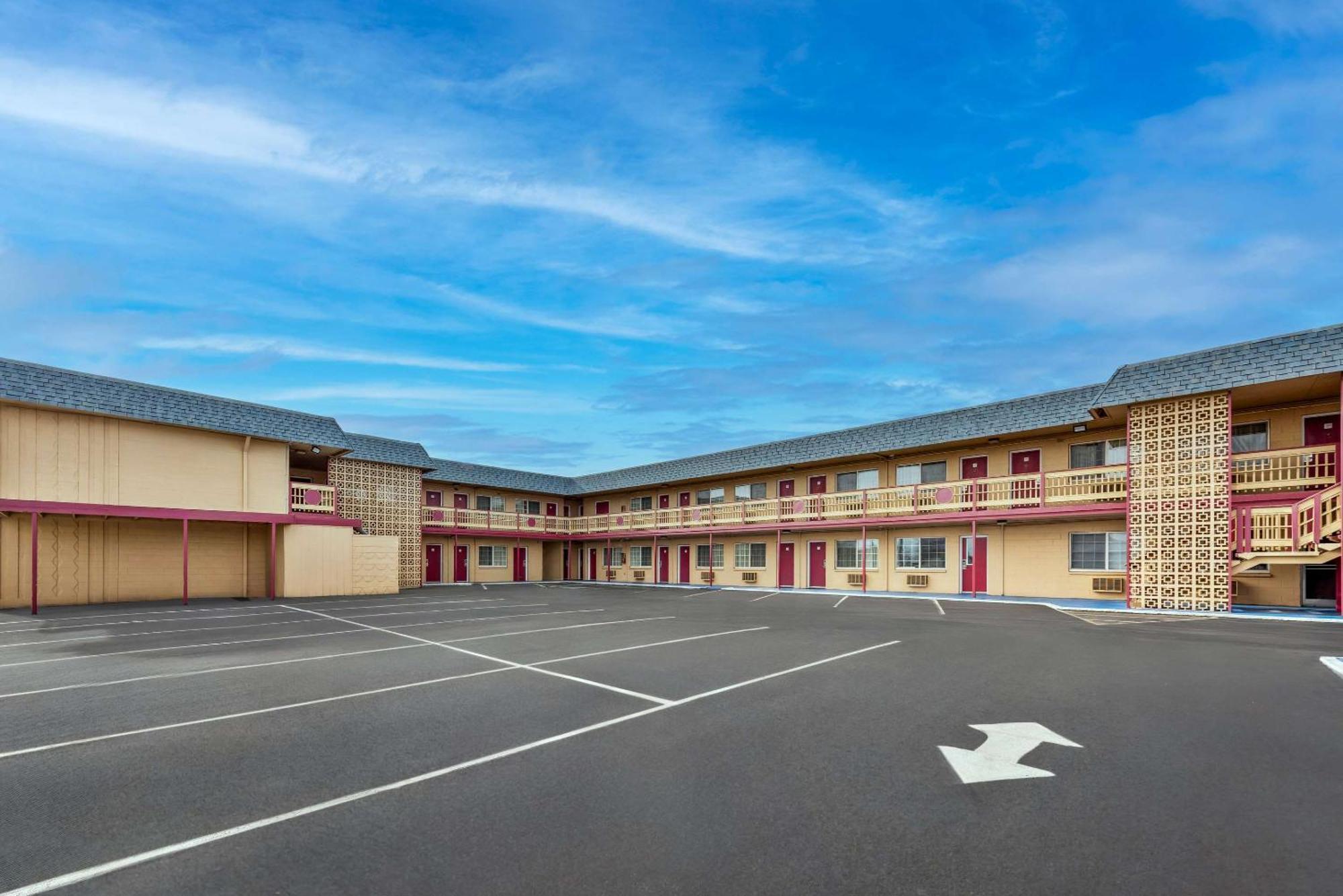 Econo Lodge Fallon Naval Air Station Area Exteriör bild