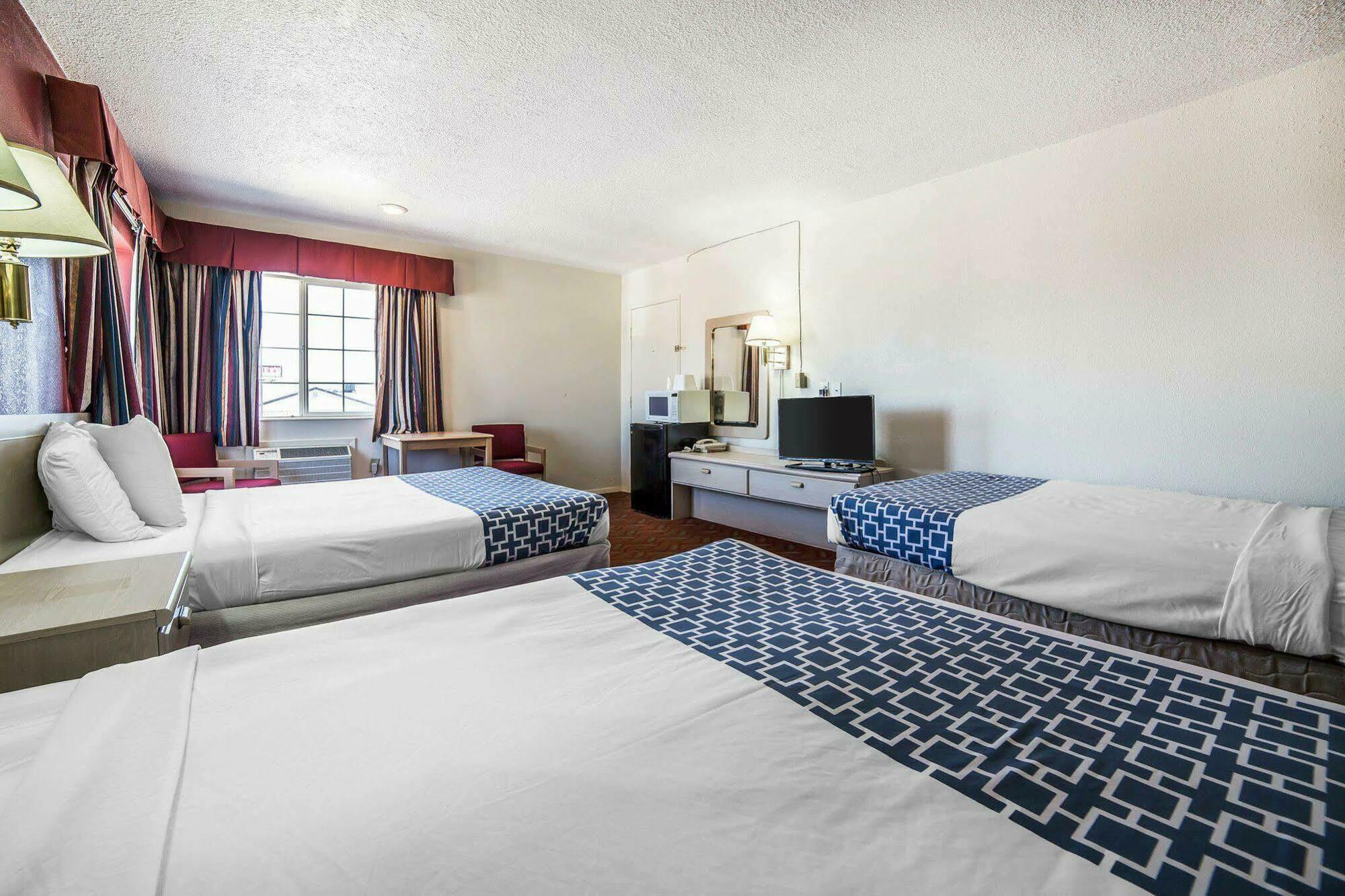 Econo Lodge Fallon Naval Air Station Area Exteriör bild